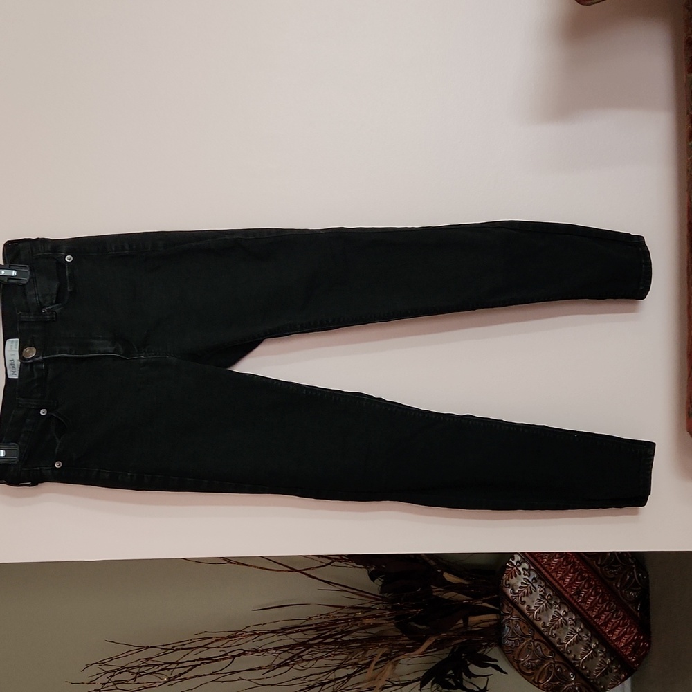 Black high rise jegging